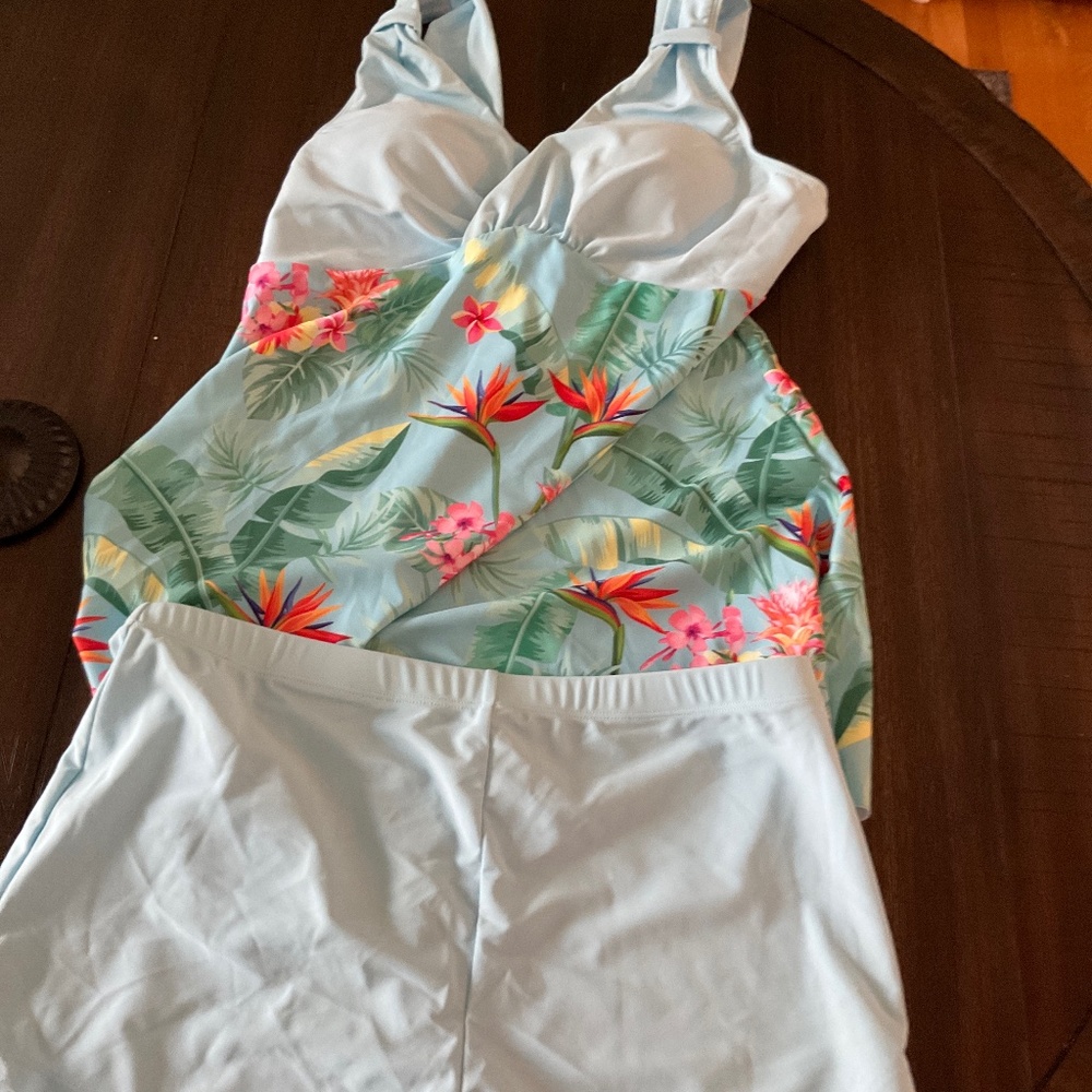 Tropical tankini with swim shorts (L)